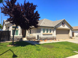 1070 Foxfire Dr, Manteca, CA 95337-6695