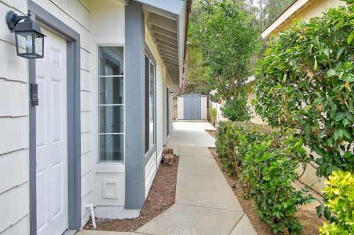 31075 Calle Aragon, Temecula CA  92592-5413 exterior
