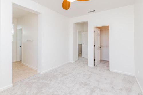 460 Rosso Ct, Vacaville CA 95687-5698 exterior