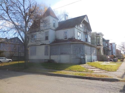 52 Liberty St, Newburgh, NY 12550-5601