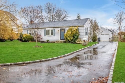 2 Rogers St, Blue Point, NY 11715-2007