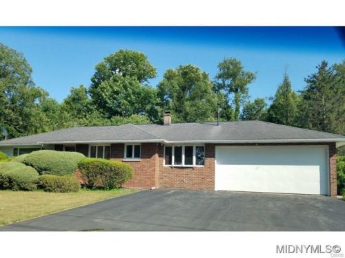 25 Harts Hill Cir, Whitesboro, NY 13492-2417