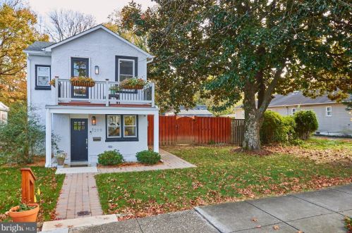 1219 50th St, Washington, DC 20019-4025