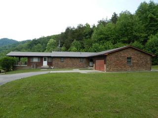 2225 Cowpen Rd, Pikeville, KY 41501-6150