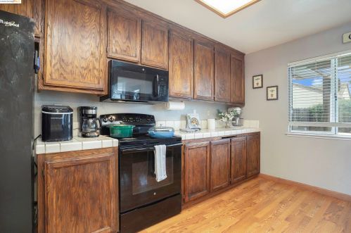 5339 Lakespring Dr, Oakley CA  94561-3142 exterior