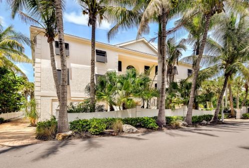 4009 Casey Key Rd, Nokomis, FL 34275-3389