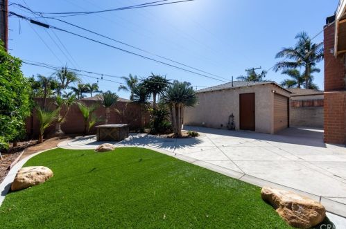 5938 Sunfield Ave, Lakewood CA  90712-1823 exterior