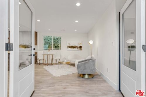 11512 La Maida St, North Hollywood CA  91601-4323 exterior