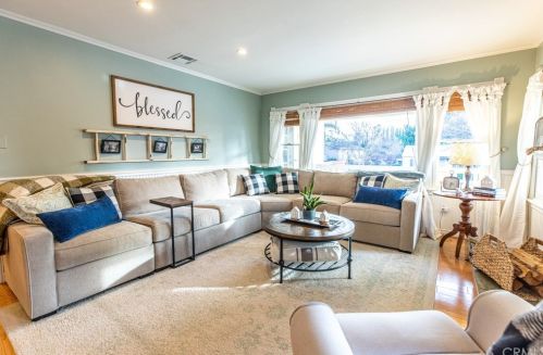504 Wabash Ave, Glendora, CA 91741-2113