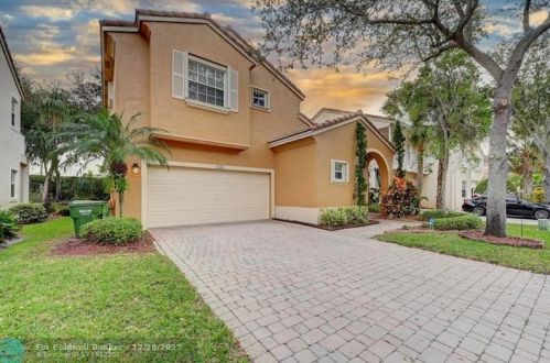 7538 17th Dr, Hollywood, FL 33024-1004
