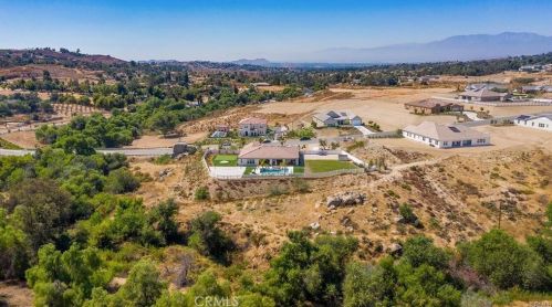 16105 Mariposa Ave, Riverside CA  92504 exterior