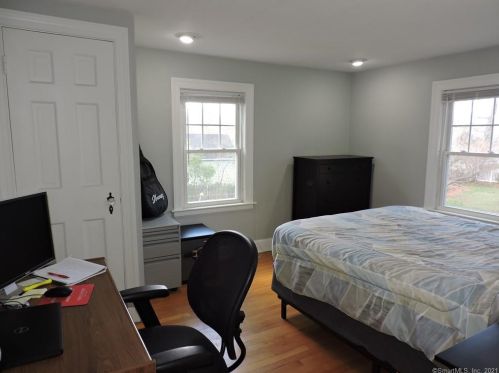 27 Vincent Rd, Bristol CT  06010-3828 exterior