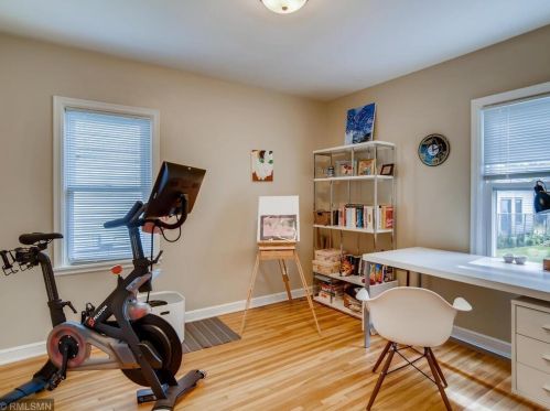 884 Ashland Ave, Saint Paul MN 55104-7013 exterior