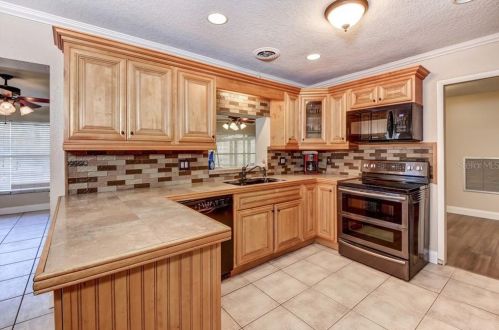 820 Boundary Ave, Deland FL 32720-3130 exterior