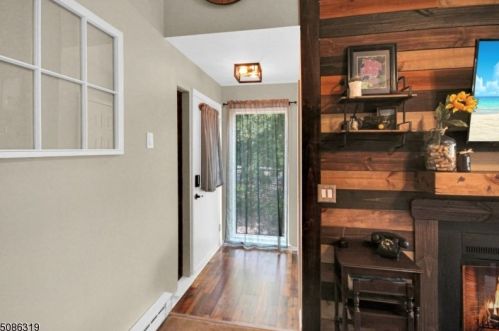 2 Meadowview Dr, Annandale NJ  08801-1516 exterior