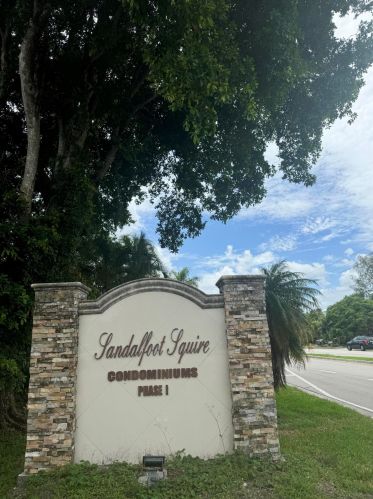 9272 3rd St, Boca Raton, FL 33428-4521