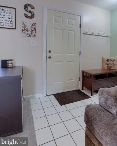 302 Dohner Dr, Lancaster PA  17602-1147 exterior