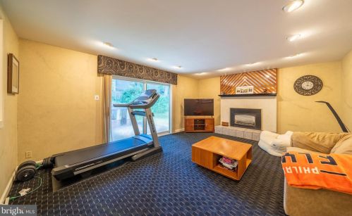 401 Santillo Way, Downingtown PA  19335-3132 exterior