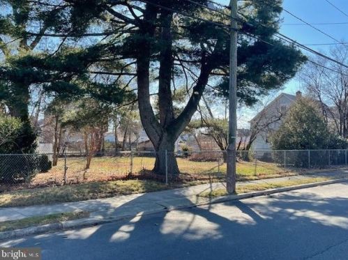 327 Tindall Ave, Trenton, NJ 08610-5336