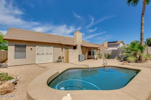 1903 Behrend Dr, Phoenix AZ  85024-1242 exterior