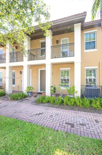 1139 147th Ave, Hollywood, FL 33027-6170