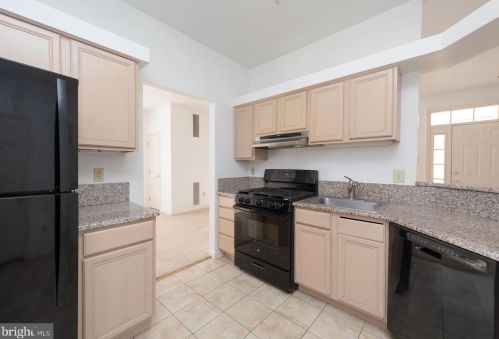 807 Dresher Woods Dr, Dresher PA  19025-1528 exterior