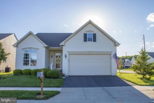 514 Stonehaven Dr, Blackbird, DE 19734-3811