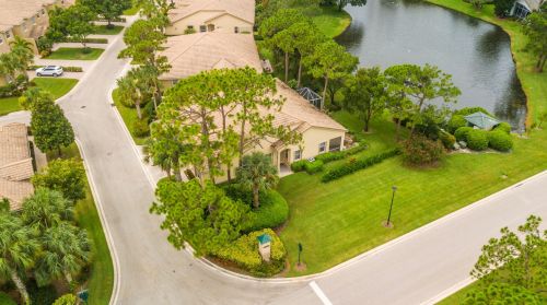 7002 Torrey Pines Cir, Fort Pierce, FL 34986-3200