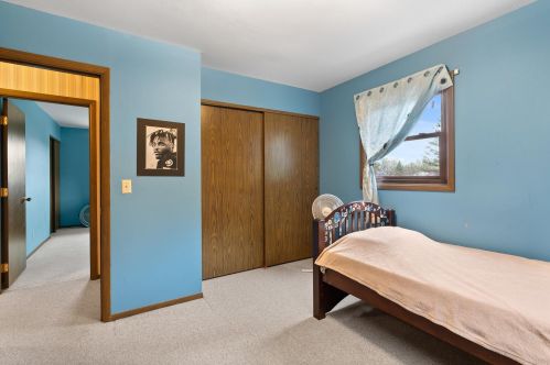 6822 Eastwood Trl, West Bend WI  53090-8912 exterior