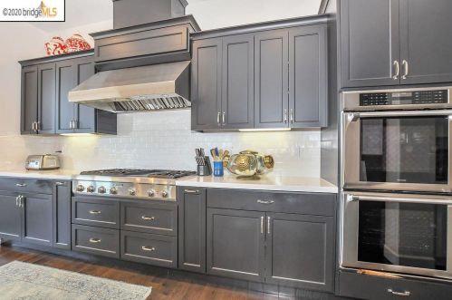 13445 Campus Dr, Oakland CA  94619-3711 exterior