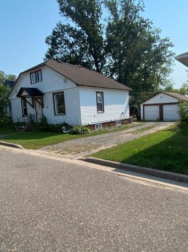 82 Bering St, Milltown, WI 54858-4415