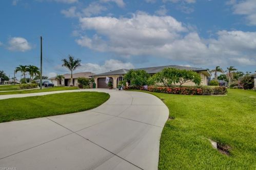 2244 27th St, Cape Coral, FL 33904-3326