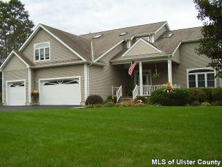 34 Patriots Pl, Kingston, NY 12401-6127