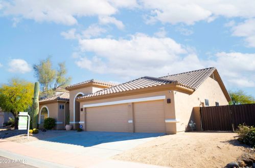 22037 55th St, Phoenix AZ  85054-7151 exterior