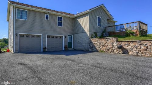 575 Middle Creek Rd, Charnita, PA 17320-9261