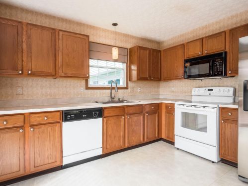 1867 Winding Hollow Dr, Darbydale OH  43123-4784 exterior