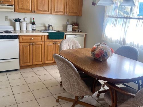 67 Winter Ln, Hicksville, NY 11801-6219