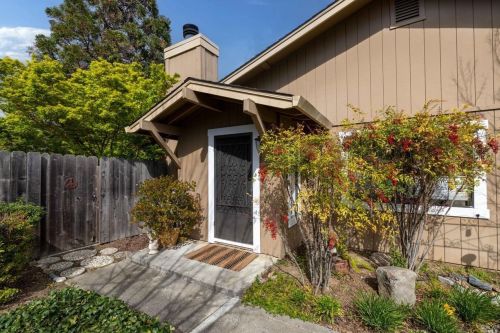 1229 Grove Cir, Benicia CA  94510-1711 exterior