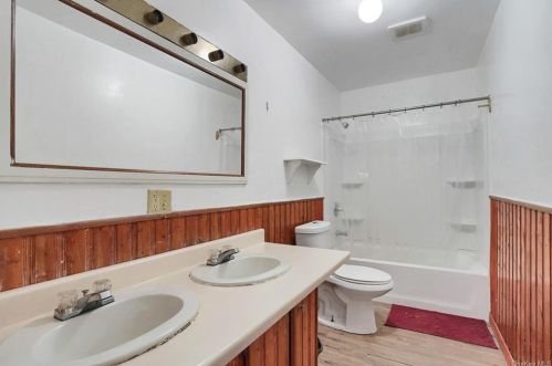 2 Rivervale Rd, Middletown NY 10940-6813 exterior