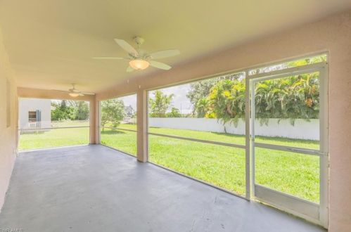 2822 10 Ter, Cape Coral FL  33993-5702 exterior