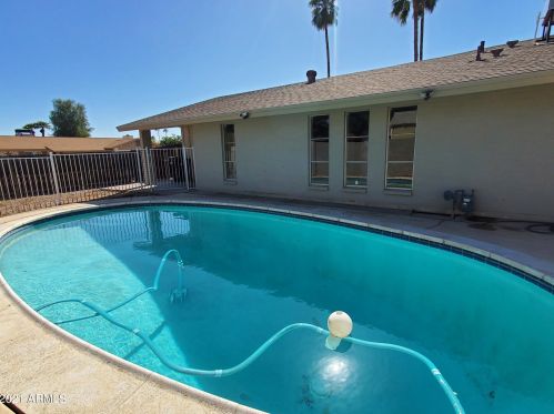 12603 37 Ave, Phoenix AZ 85053-2804 exterior