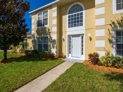 5985 Ridge Lake Cir, Vero Beach, FL 32967-5093