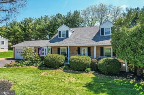 10 Independence Dr, Tolna, PA 17349-9417