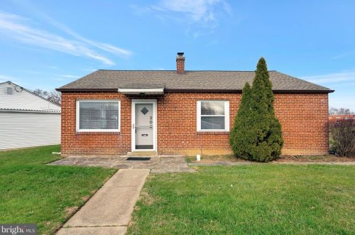 200 Bassett Ave, New Castle, DE 19720-1802