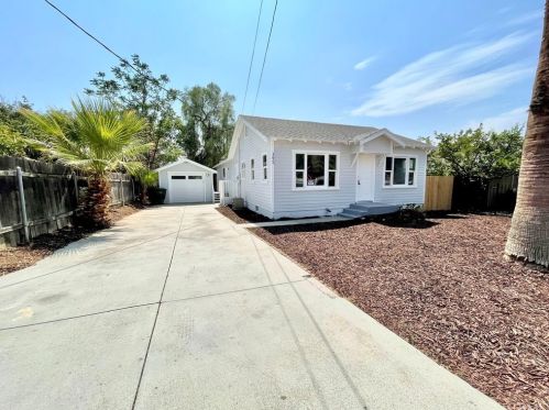 3824 Spruce St, Riverside, CA 92501-2140