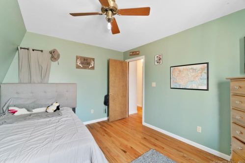 261 Whistle Town Rd, East Lyme CT  06333-1031 exterior