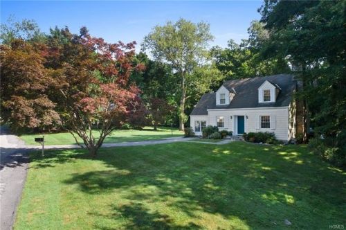 11 Salem Rd, Chappaqua, NY 10514-3521
