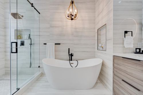 3586 143rd Ave, Hollywood FL  33027-4704 exterior