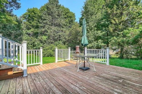 3 Alvin Ct, Poughkeepsie NY  12603-6126 exterior