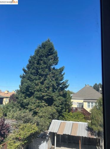 840 58th St, Oakland CA  94608-1404 exterior